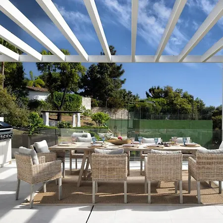 Luxury New Alma- 5bdr, Pool, Garden, Parkin Villa *