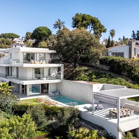 Villa Luxury New Alma- 5bdr, Pool, Garden, Parkin Marbella