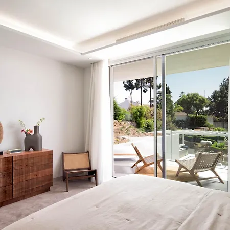Villa Luxury New Alma- 5bdr, Pool, Garden, Parkin