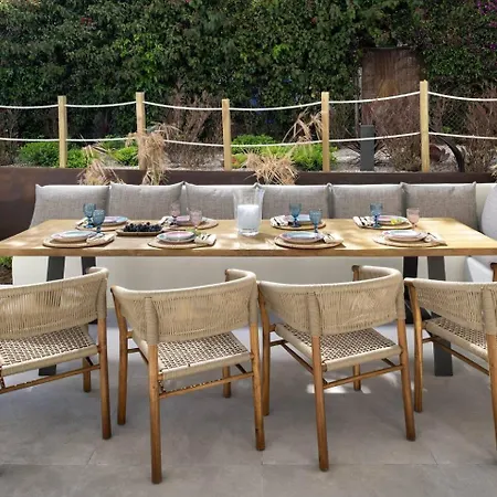 וילה Luxury Alma Pool, Garden & Parking *