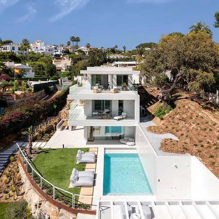 Luxury New Alma- 5bdr, Pool, Garden, Parkin Villa