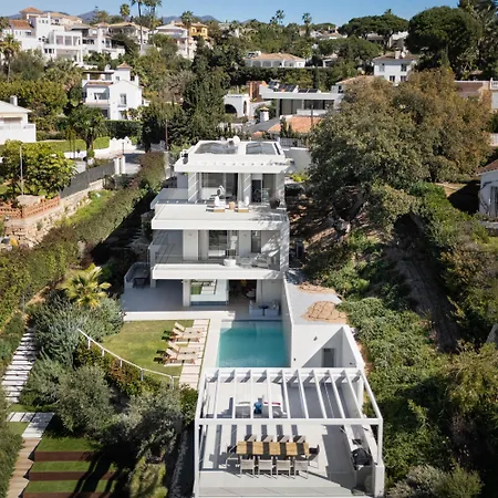 Luxury Alma - 5br With Pool, Garden & Parking ヴィラ