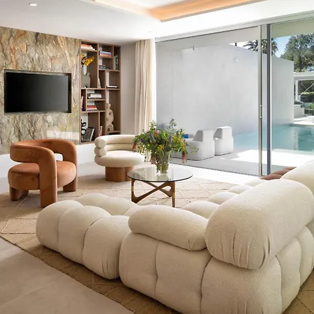 Luxury Alma Pool, Garden & Parking * 马尔韦利亚