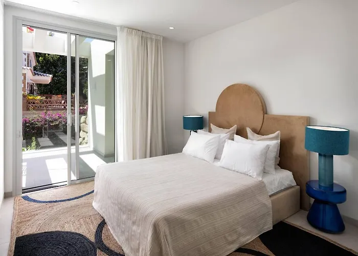 Luxury Alma Pool, Garden & Parking