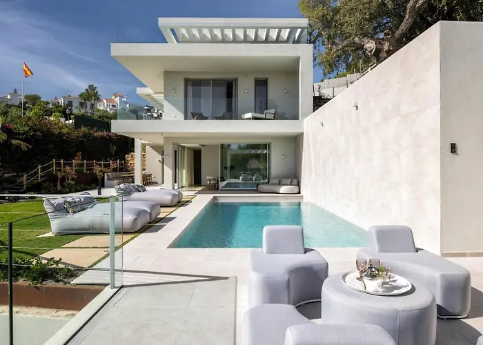 Villa Luxury Alma Pool, Garden & Parking