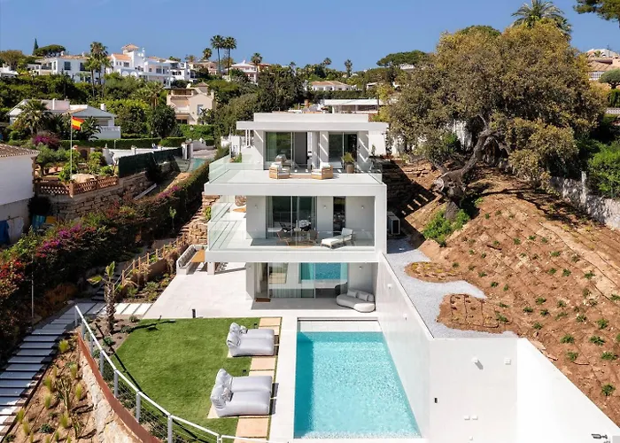 Luxury Alma Pool, Garden & Parking Villa