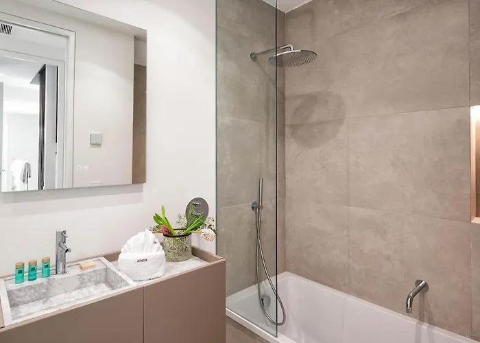 Luxury Alma Pool, Garden & Parking