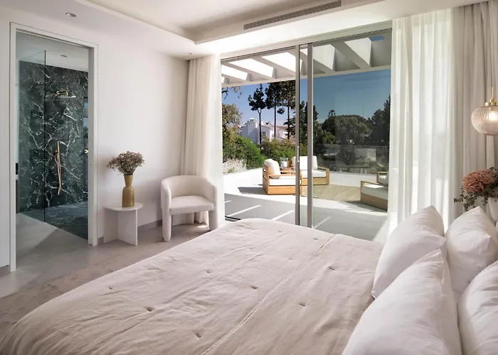 Luxury Alma Pool, Garden & Parking Willa *