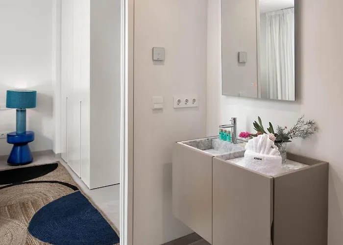 Вилла Luxury Alma Pool, Garden & Parking