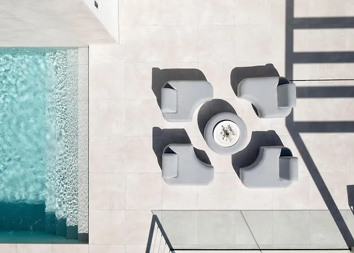 Вилла Luxury Alma Pool, Garden & Parking Марбелья
