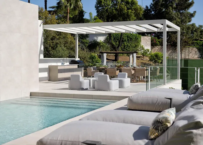 Luxury Alma Pool, Garden & Parking * Марбелья
