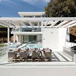 Luxury Alma Pool, Garden & Parking 马尔韦利亚