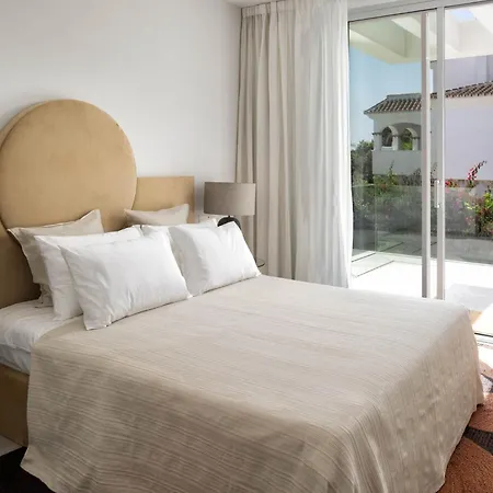 Luxury Alma Pool, Garden & Parking Villa Marbella